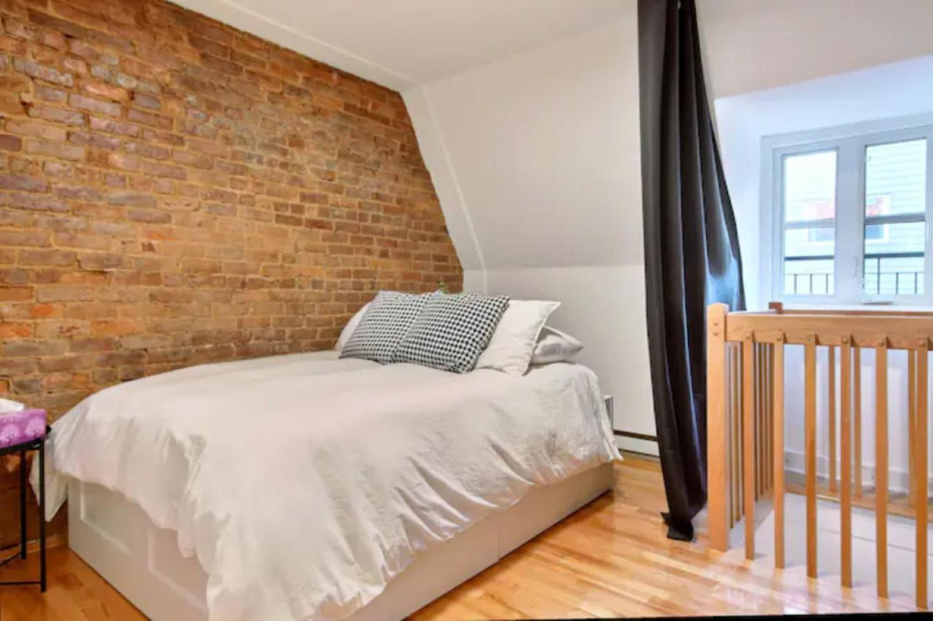 Golden Cross // Typical Old Quebec Appartement Εξωτερικό φωτογραφία